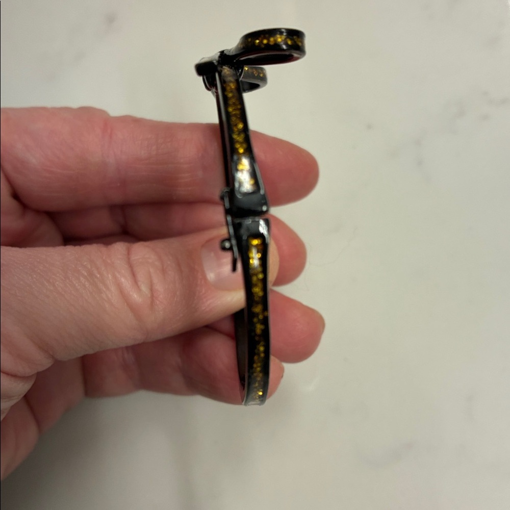 kate spade black and gold bow bangle bracelet - Picture 2 of 5
